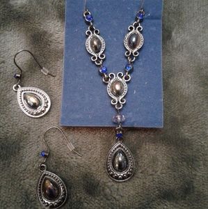 16" with a 3" extension teardrop necklace